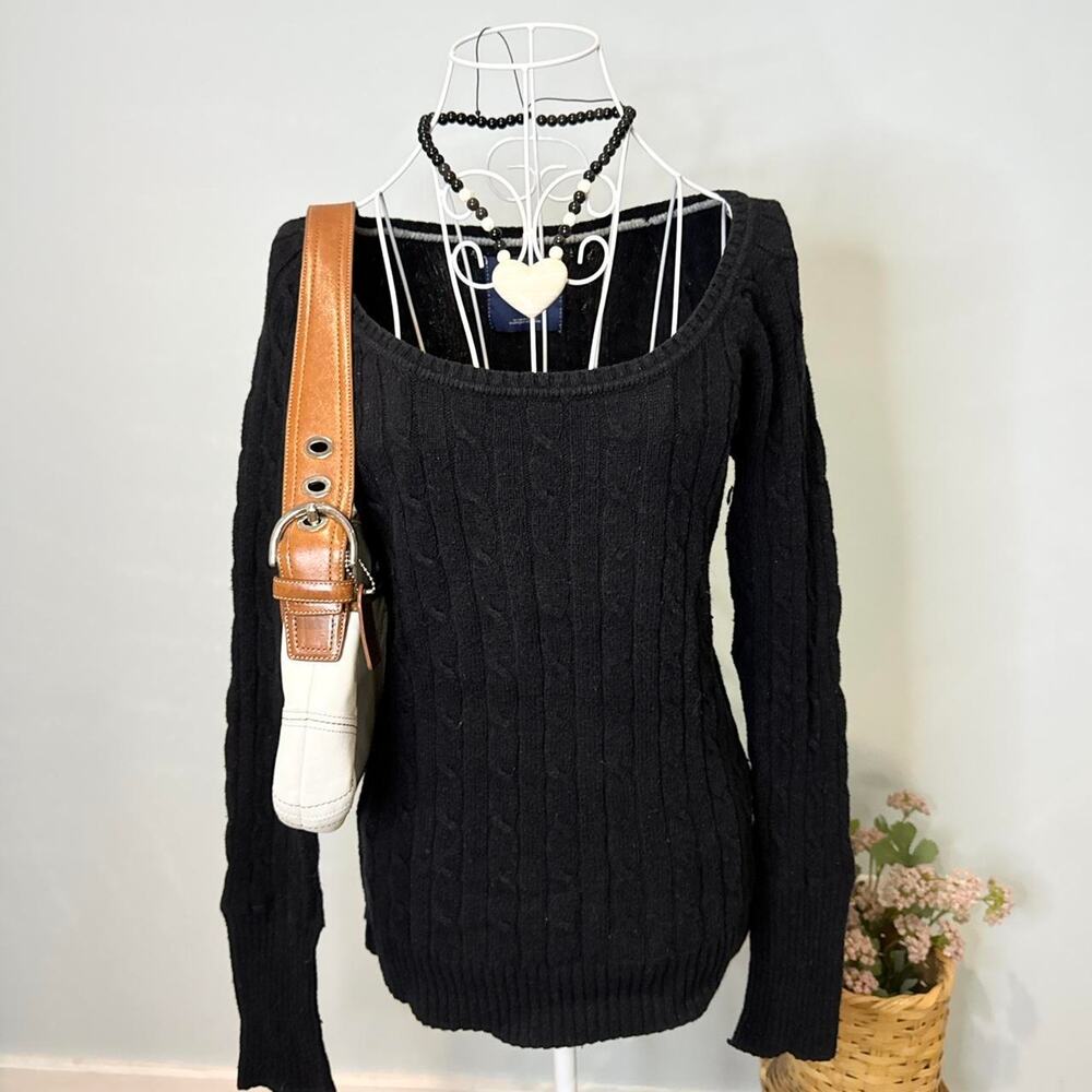 Gorgeous vintage y2k black American eagle cable knit long sleeve sweater